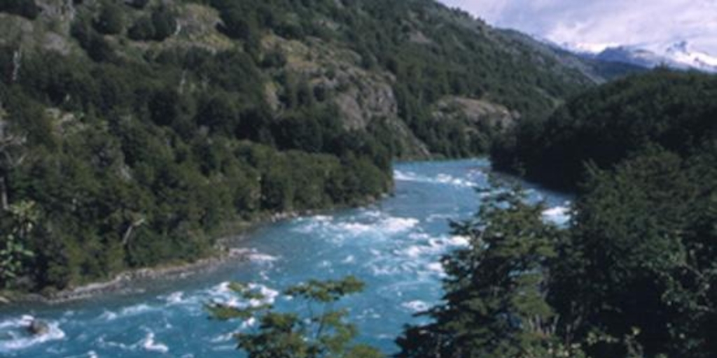 Nacimiento del río Baker, Aysén, 2001