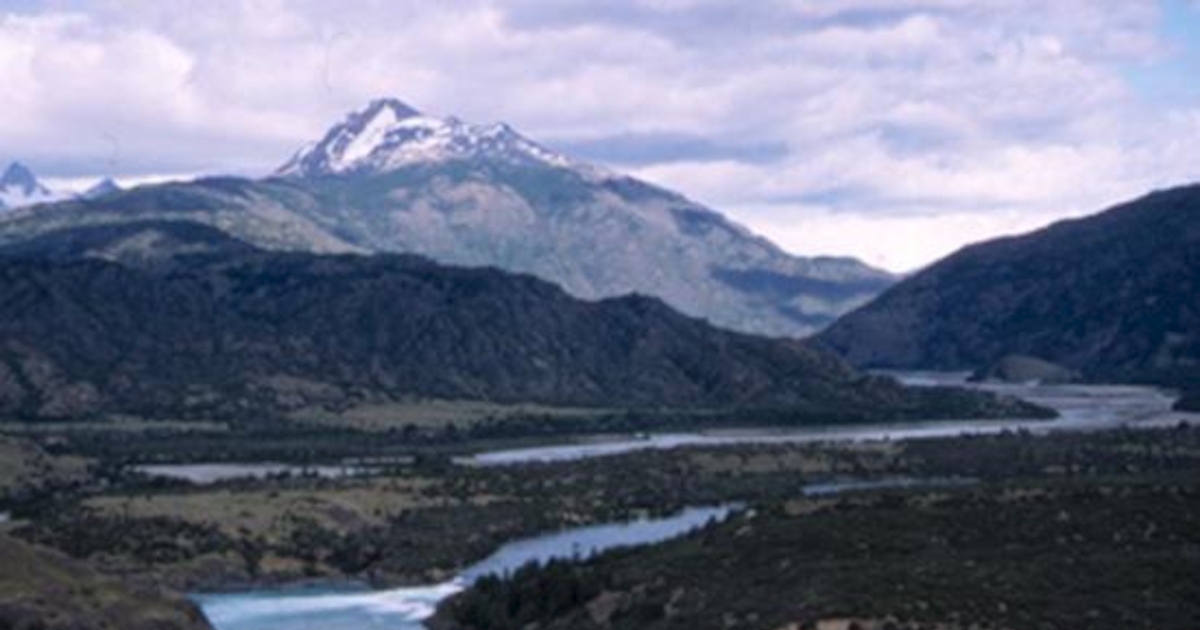 Junta de los ríos Baker y Nef, Aysén, 2001