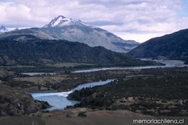 Junta de los ríos Baker y Nef, Aysén, 2001