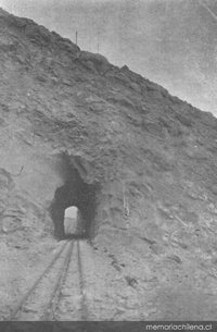 Ferrocarril de Arica a La Paz : túnel en el kilómetro 81, hacia 1913