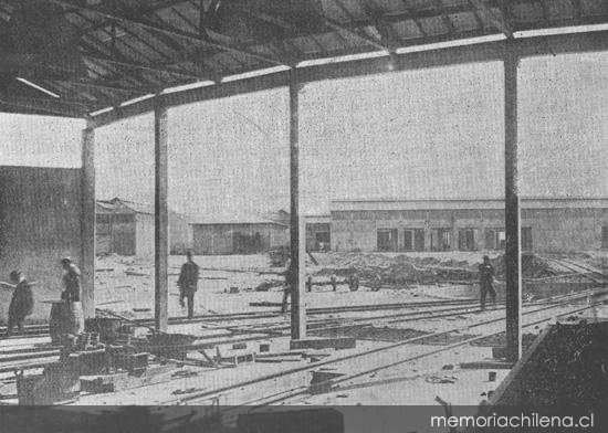 Ferrocarril de Arica a La Paz : Interior taller. Maestranza de Chinchorro