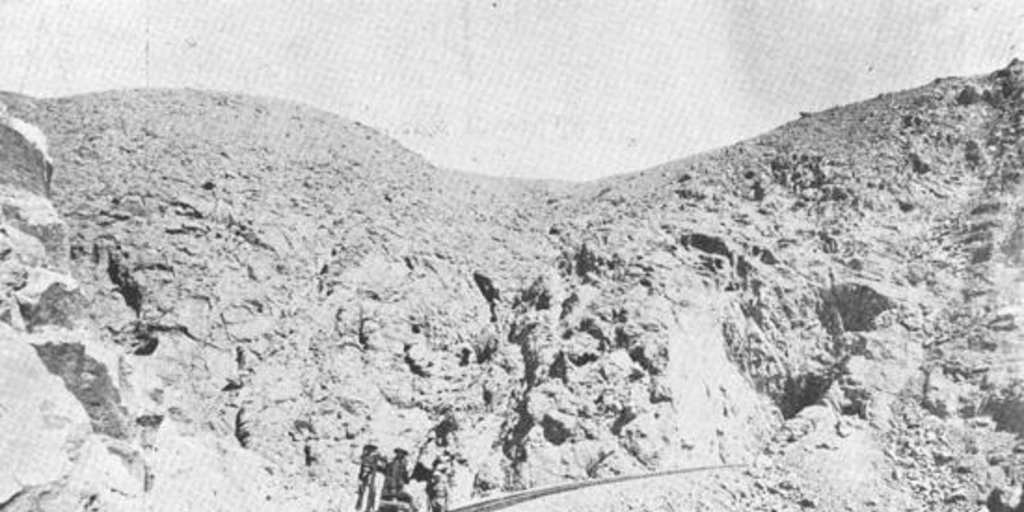 Ferrocarril de Arica a La Paz : volandra traficando en la cremallera, hacia 1913