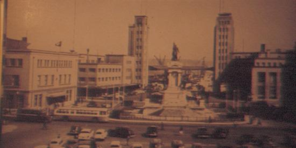 Valparaíso, vista desde los cerros, hacia 1950