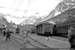 Estación del Ferrocarril en la Cordillera de los Andes