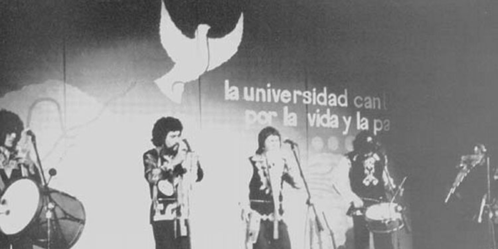 El grupo Illapu, en la final del III Festival del Cantar Universitario, 1979