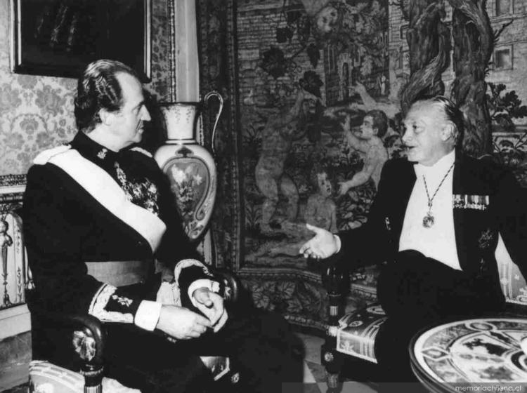 Enrique Campos Menéndez junto al rey Juan Carlos de España, 1986