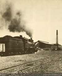 Ferrocarril y chimenea de Paipote, por entonces la más alta en Sudamérica, 1951