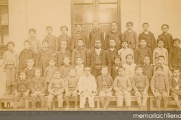 Alumnos de la Escuela Superior nº 4, Santiago, hacia 1900