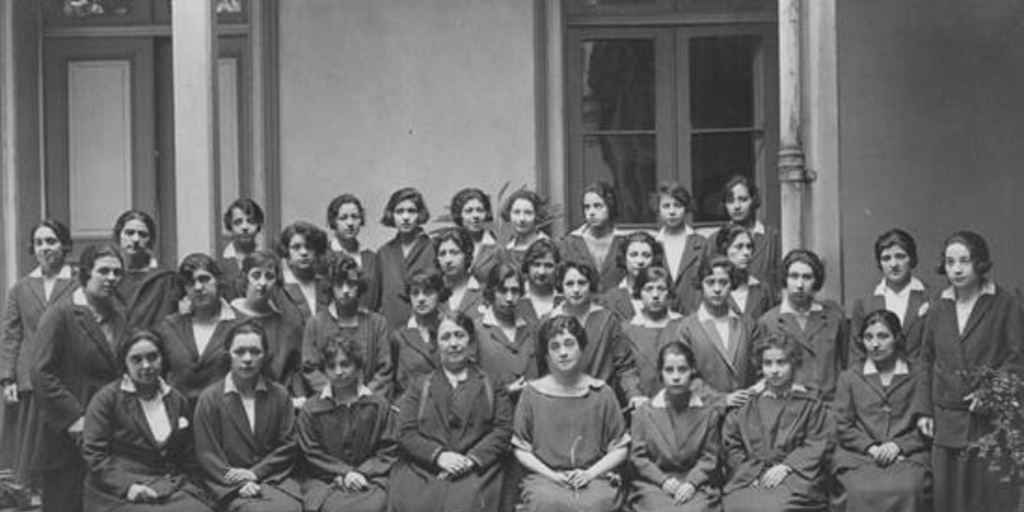 Alumnas de la Escuela Normal nº 1, Santiago, 1925