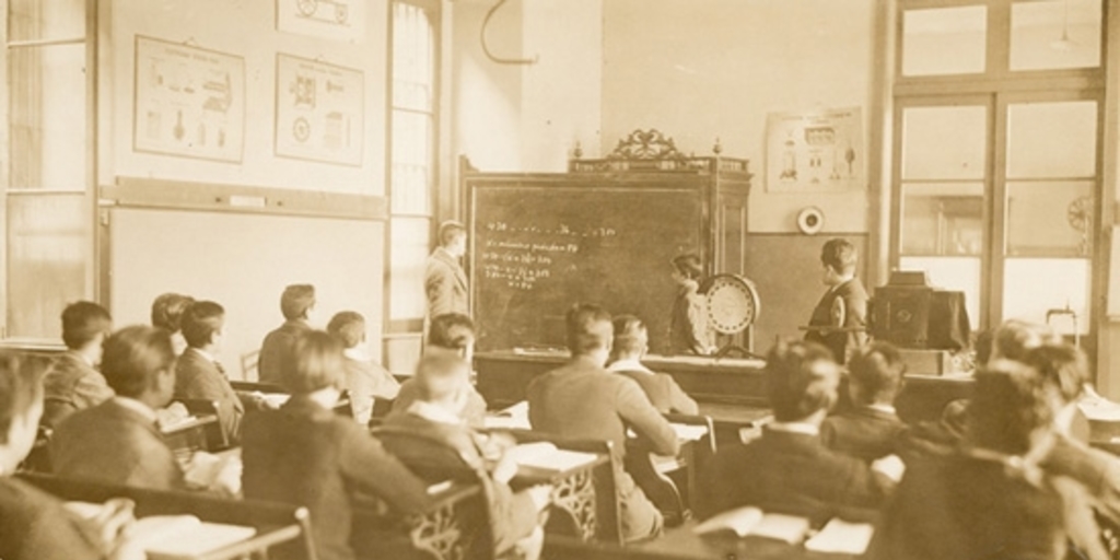 Alumnos en clases, Liceo nº 1 de Valparaíso, hacia 1900