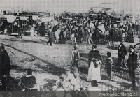 Mercado popular a orillas del río Mapocho, 1902