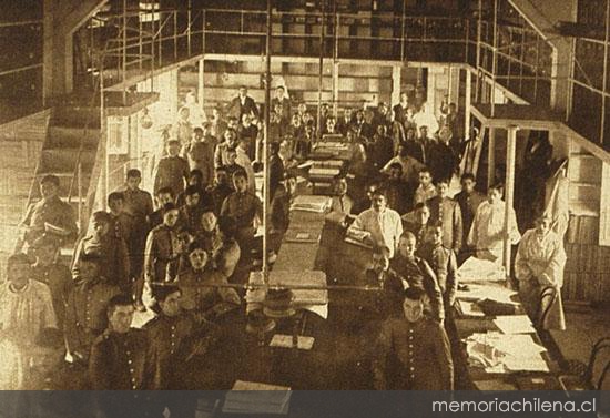 Archivo prontuario en día de trabajo, 1923