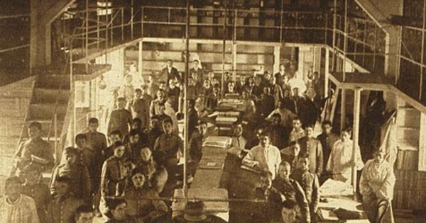 Archivo prontuario en día de trabajo, 1923