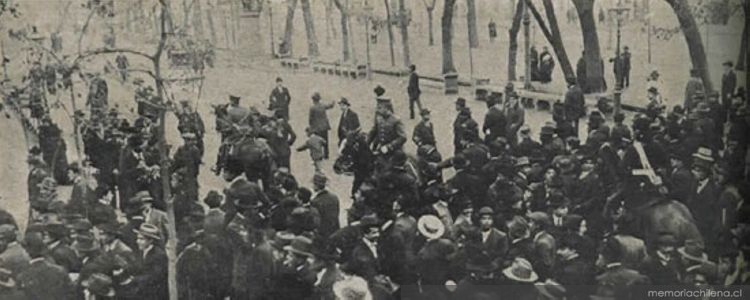 Policía arrestando manifestantes, 1912