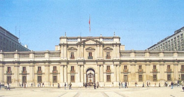 Fachada norte de la Casa de Moneda de Santiago de Chile, ca. 1995