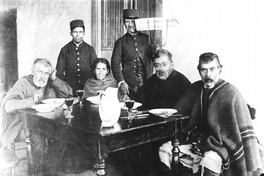 Vocales de mesa, subdelegación de Constitución, con un policía haciendo propaganda electoral, ca. 1890