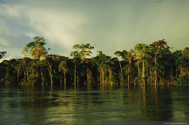 Atardecer en el río Ucayali, Perú, 2000