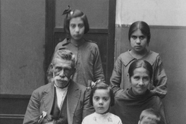 Familia popular, Santiago, ca. 1920