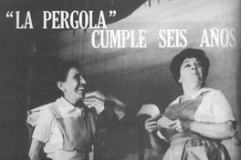 Elena Moreno y Yoya Martínez, actrices integrantes del elenco de la sexta temporada de La Pérgola de las Flores, 1965