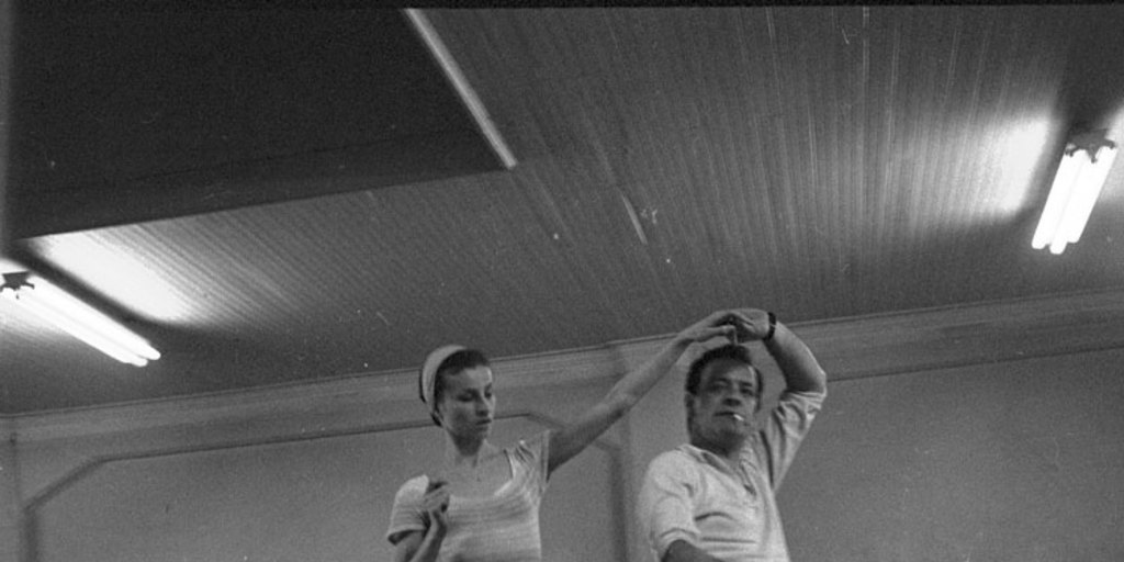 Octavio Cintotesi e Irena Milovan en ensayo, Ballet de Arte Moderno(BAM), 1959