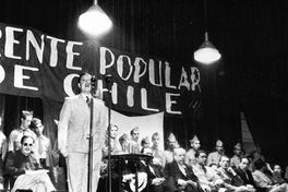 Aniversario del Frente Popular en el Teatro Caupolicán. Habla Salvador Allende