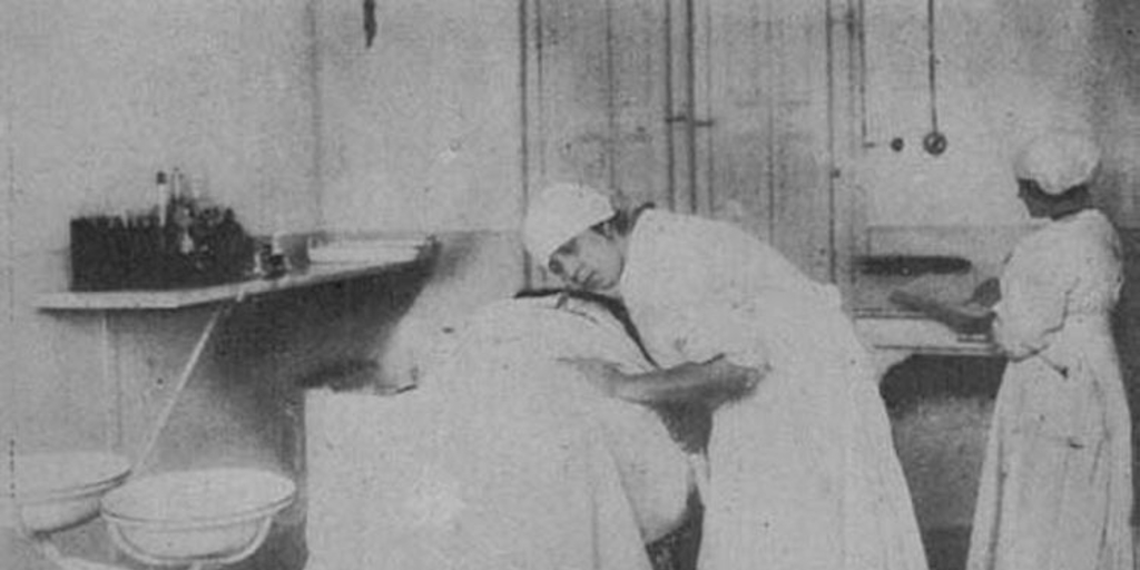 Sala de Partos, Maternidad del Hospital del Salvador de Santiago, ca. 1919