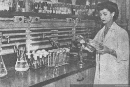 Química-farmacéutica, ca. 1948