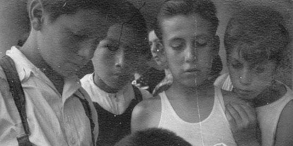 Grupo de niños, hacia 1960