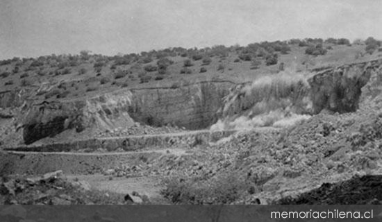 Explosión en campamento minero, hacia 1960