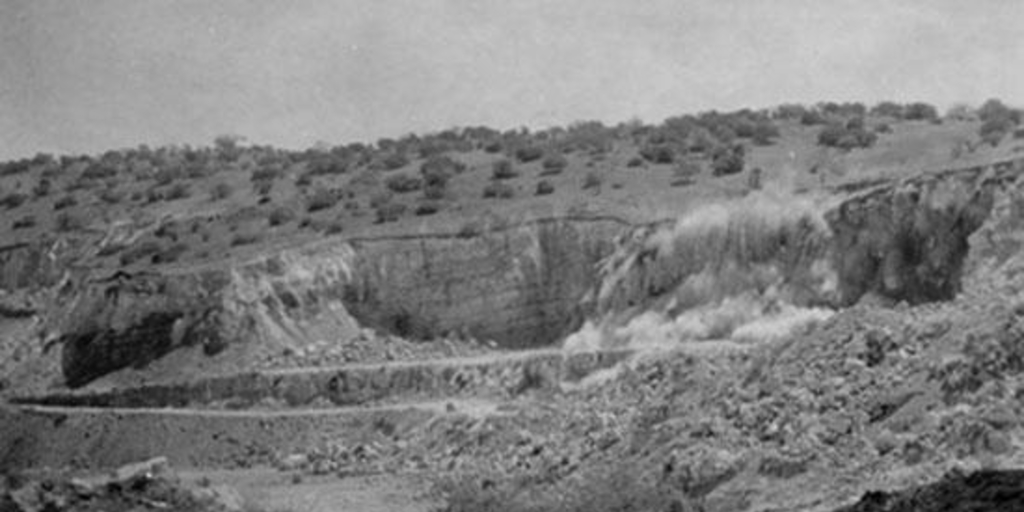 Explosión en campamento minero, hacia 1960