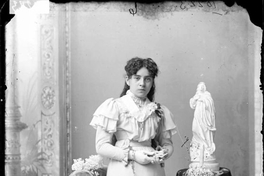 María Rosa Golling en su primera comunión, 1897
