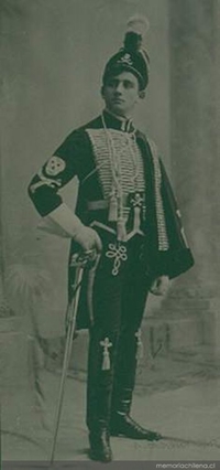 Hombre con traje de fantasía, ca. 1906