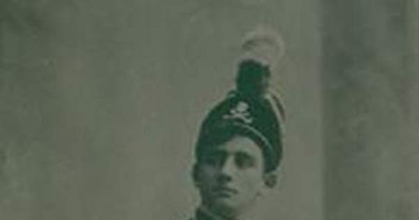 Hombre con traje de fantasía, ca. 1906