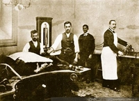 Cosecha de linfa vacunífera, hacia 1910
