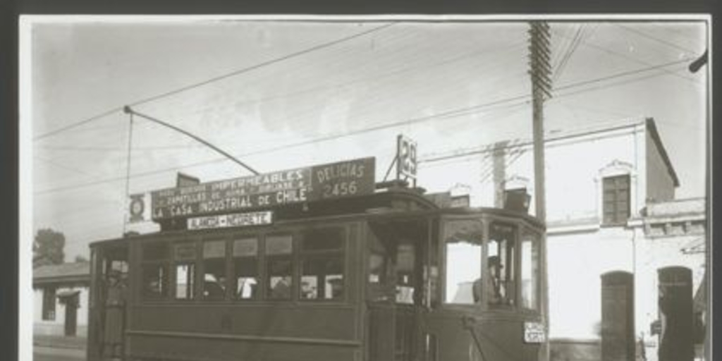 Tranvía Alameda-Negrete, en antiguo recorrido por Santiago, 1929