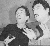 Jorge Guerra y José Soza en el ensayo del montaje El mundo es un pañuelo, 1990