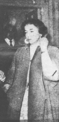 María Carolina Geel, saliendo del Hotel Crillón, 1955