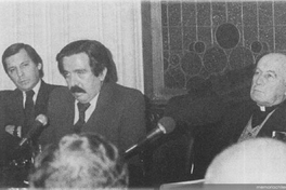 Luis Sánchez Latorre junto al Cardenal Raúl Silva Henríquez y Arturo Frei Bolívar, ca. 1985