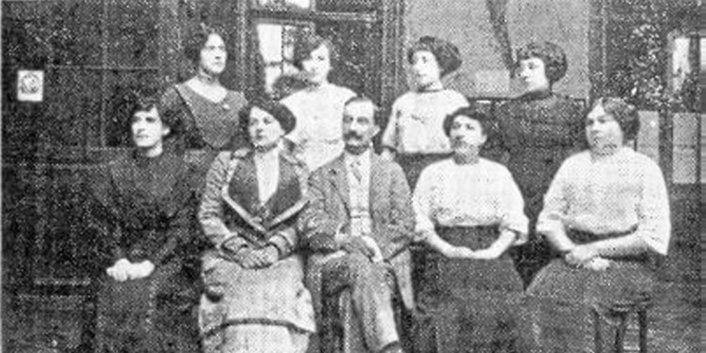Clase de cantantes solistas del profesor Luigi Stefano Giarda, 1911
