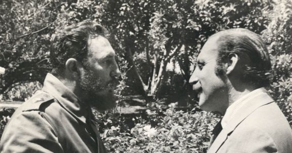 Orlando Letelier junto a Fidel Castro, ca. 1970