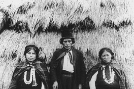 Longko y sus dos mujeres, ca. 1890