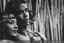Andrés Pérez y Paula Lecannelier como Lautaro y Guacolda, en la obra de Isidora Aguirre