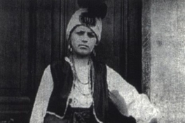 Miguel Serrano, en su infancia, vestido de hindú