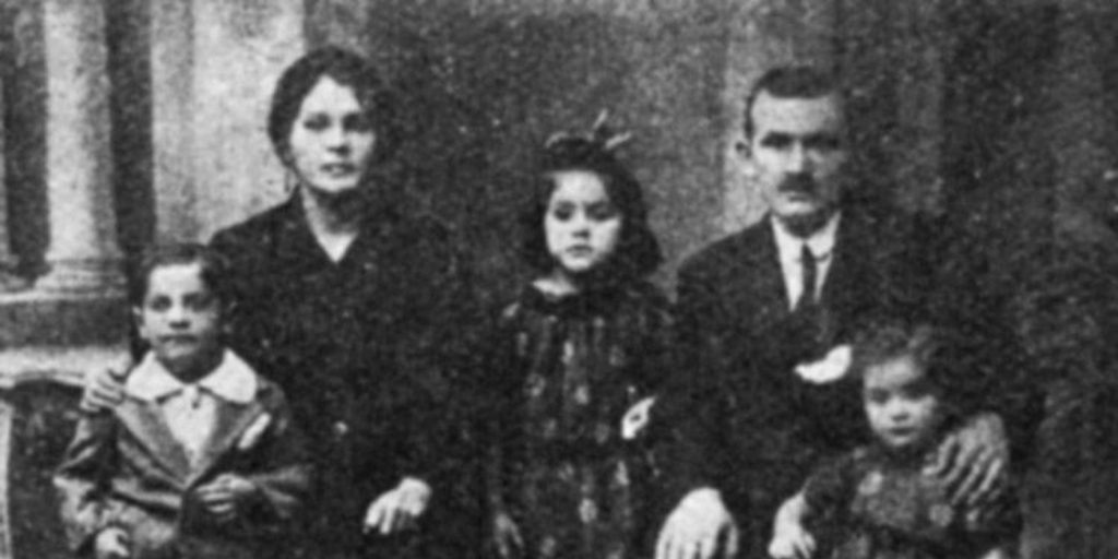 Leandro Ottone y familia en Valparaíso, 1926