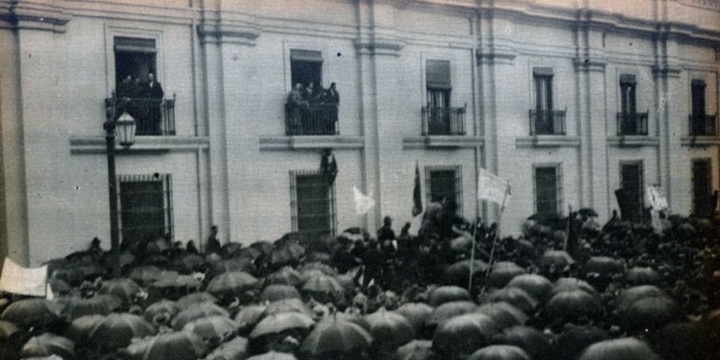 Manifestación popular a favor de la República Socialista, 1932