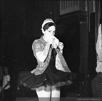Una de las primeras bailarinas chilenas, Virginia Roncal, ca. 1960