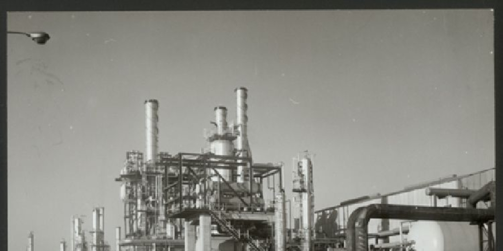 Planta Refinería de Petróleo en Concepción, ca. 1970