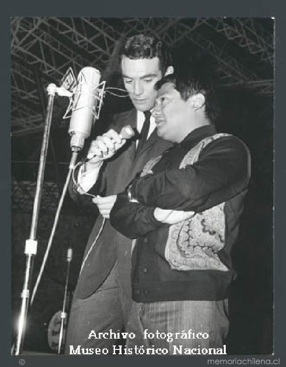 César Antonio Santis junto a Armando Manzanero, ca. 1960