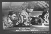 Alumnos de la Escuela de Artes y Oficios de Santiago, ca. 1949