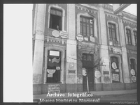 Edificio del diario "La Mañana" de Talca en toma, 1971
